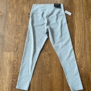 Aritzia TNA grey cozy high rise 7/8 leggings style Atmosphere size L large